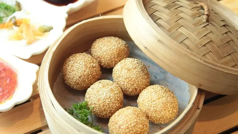 Onde-Onde: Camilan Tradisional yang Menggugah Selera