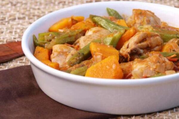 Chicken Muamba: Hidangan Tradisional Ikonik dari Gabon