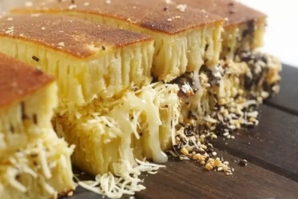 Cemilan Kue Terang Bulan Semarang: Rasa Manis yang Menggoda