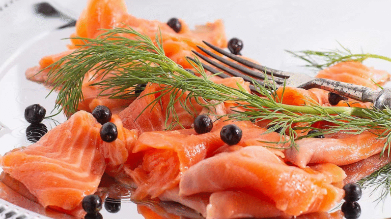 “Kelezatan Graavilohi: Ikan Salmon yang Disembuhkan”